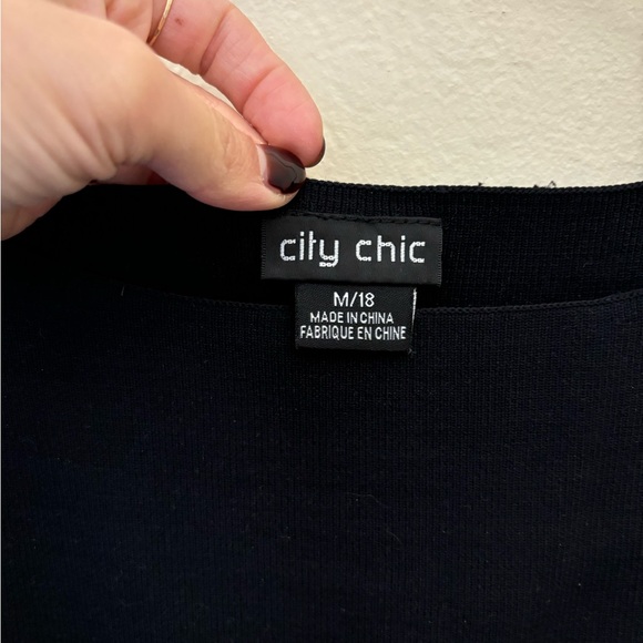 City Chic tunic length shirt. - Picture 2 of 4